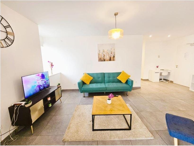 Exclusive City Retreat- 3 bedrooms, Terrace&Parking Apartment in Luxembourg