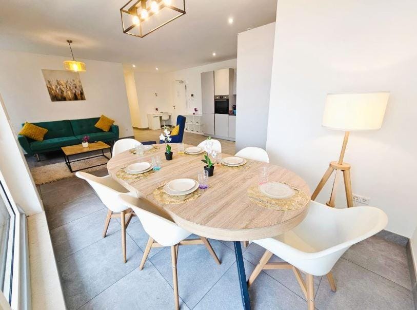 Exclusive City Retreat- 3 bedrooms, Terrace&Parking Apartment in Luxembourg