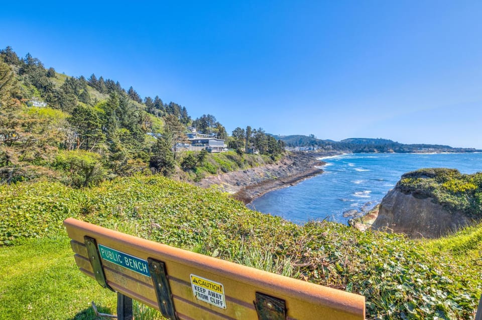 Bay View Pacific Solace House in Depoe Bay
