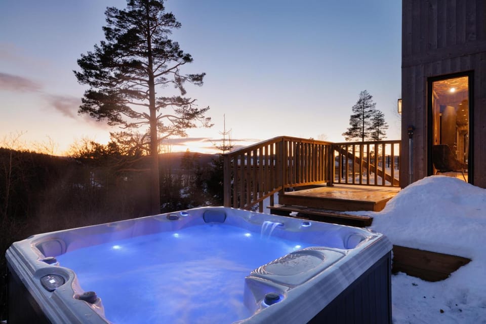 Tyven Lake view Jacuzzi 30 min to OSL Villa in Viken, Norway