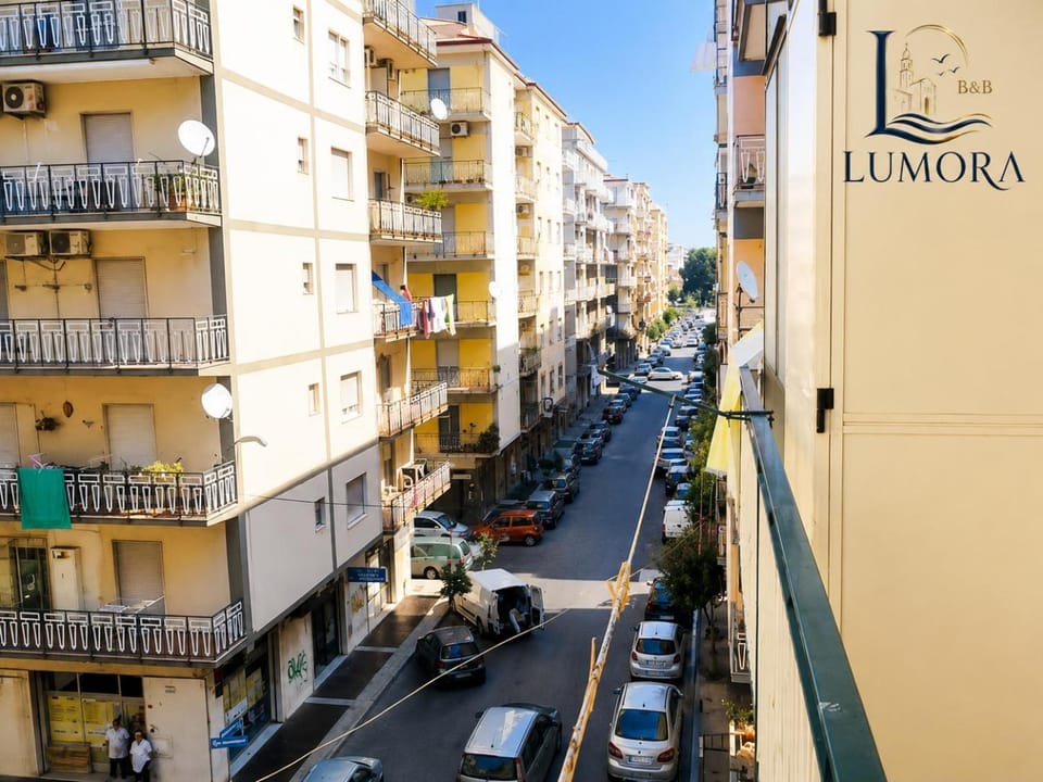Property building, Day, Neighbourhood, City view, Street view, Location, Parking