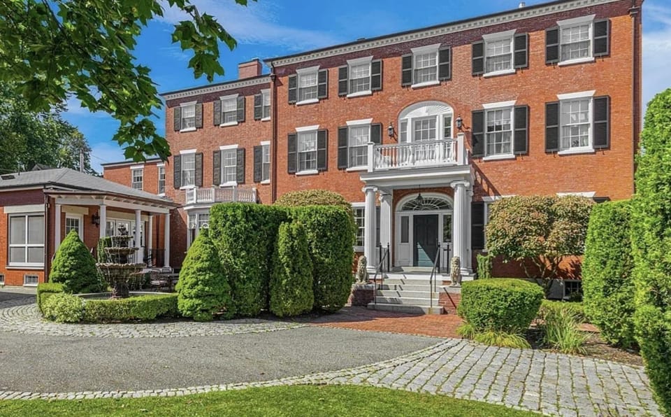 Salem Historic Mansion 1BR Downtown Apartment Apartment in Marblehead