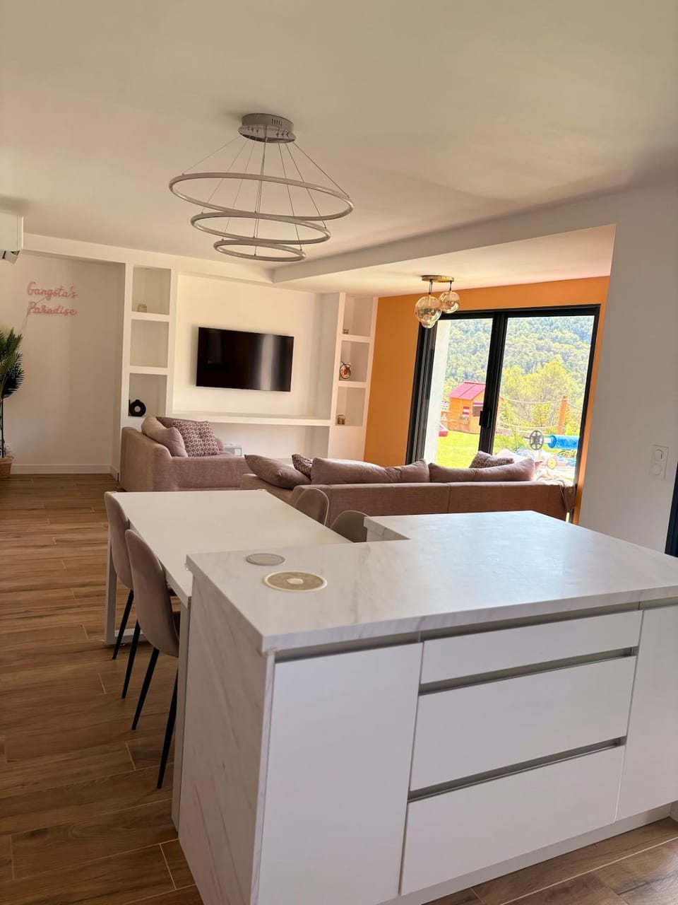 Communal lounge/ TV room, Dining area
