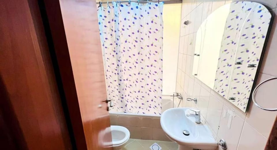 Duo Cozy Nest Room In Barsha Heights Tecom Dubai Near Metro Capsule hotel in Dubai