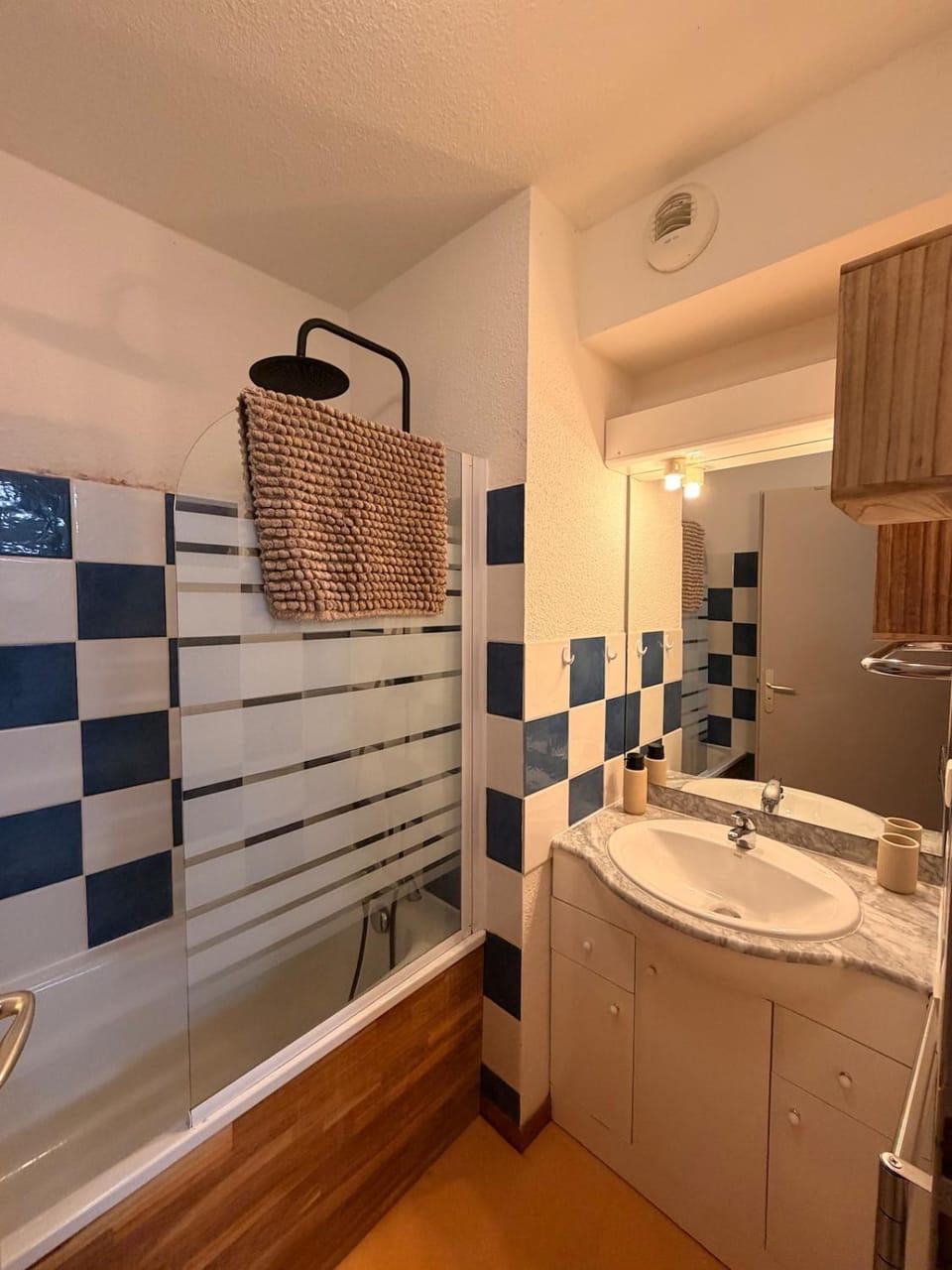 Bathroom, Bath