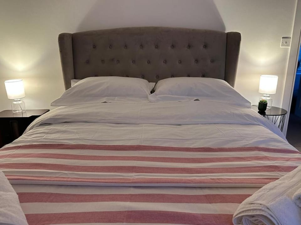 Modern Duplex apartment Chichester 10 mins from Goodwood Apartment in Chichester
