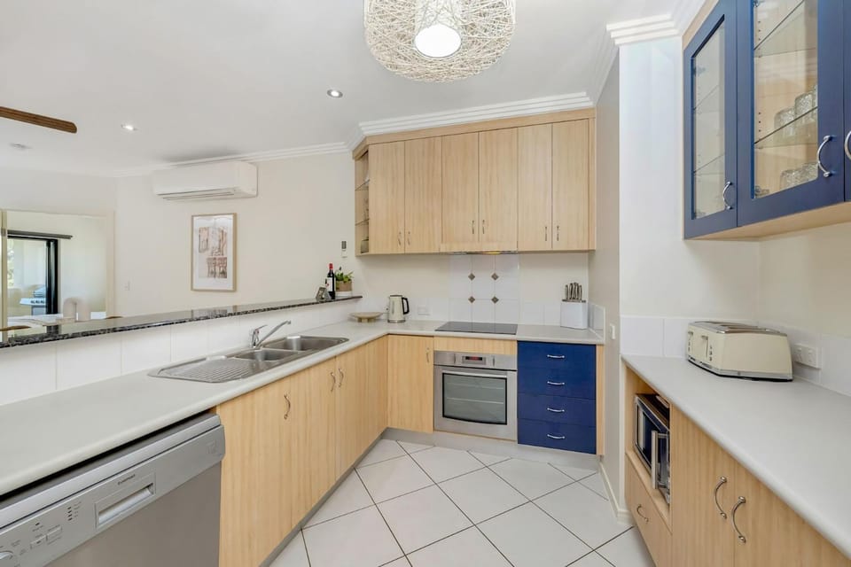 Apartment By The Harbour Apartment in Townsville
