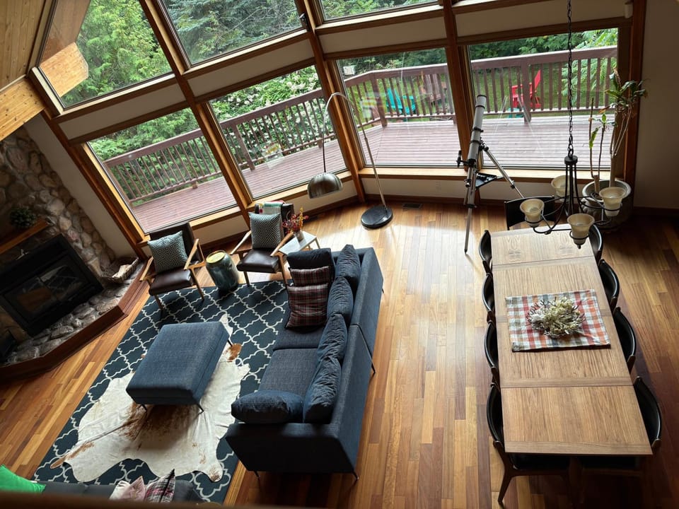 Patio, View (from property/room), Balcony/Terrace, Living room, Seating area