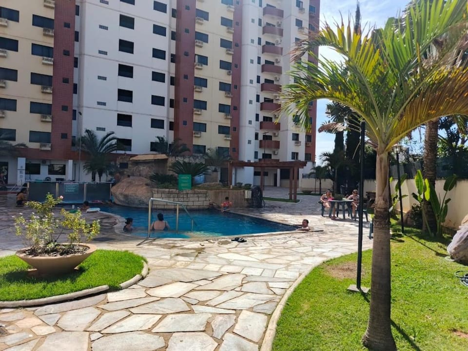 Apartamento completo com cozinha, Ar Condicionado, Piscina 24h, Toboágua no Golden Dolphin em Caldas Novas Apartment in State of Goiás