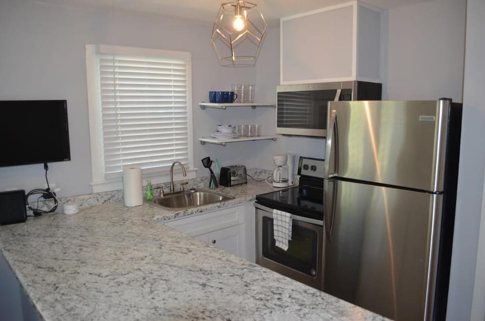 Double The Fun (B) in This Beach Cottage Duplex Country House in Gulfport