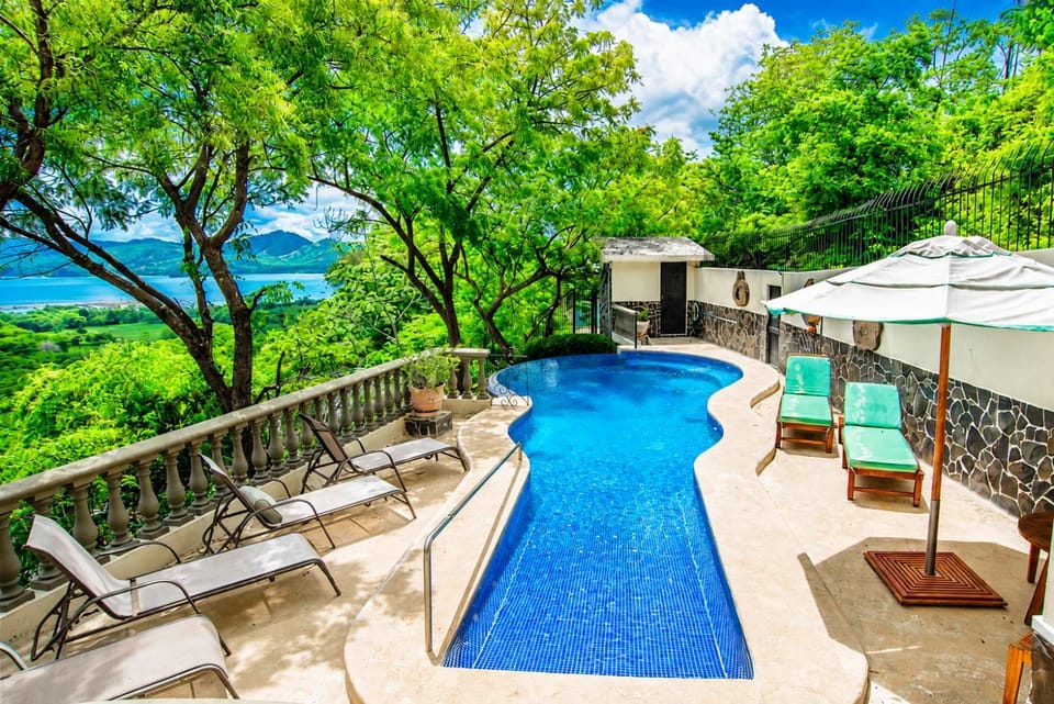 Casa de Rock Ocean View Villa Pool Golf Cart Villa in Playa Flamingo