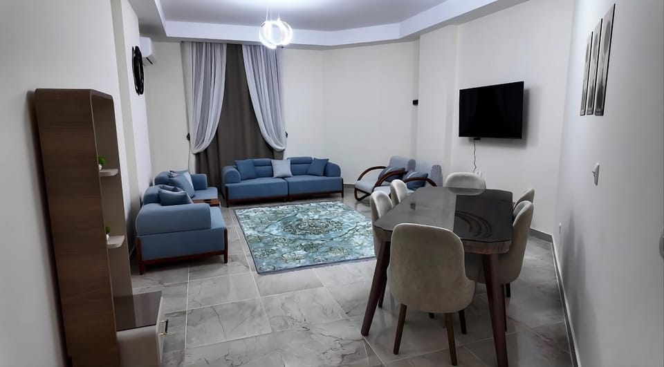 Communal lounge/ TV room, TV and multimedia, Living room, Seating area, Evening entertainment, Bedroom