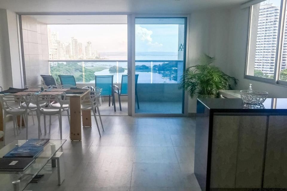 Apto con vista al mar piso 10 Apartment in Cartagena