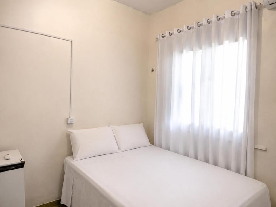 Bed, Bedroom, air conditioner