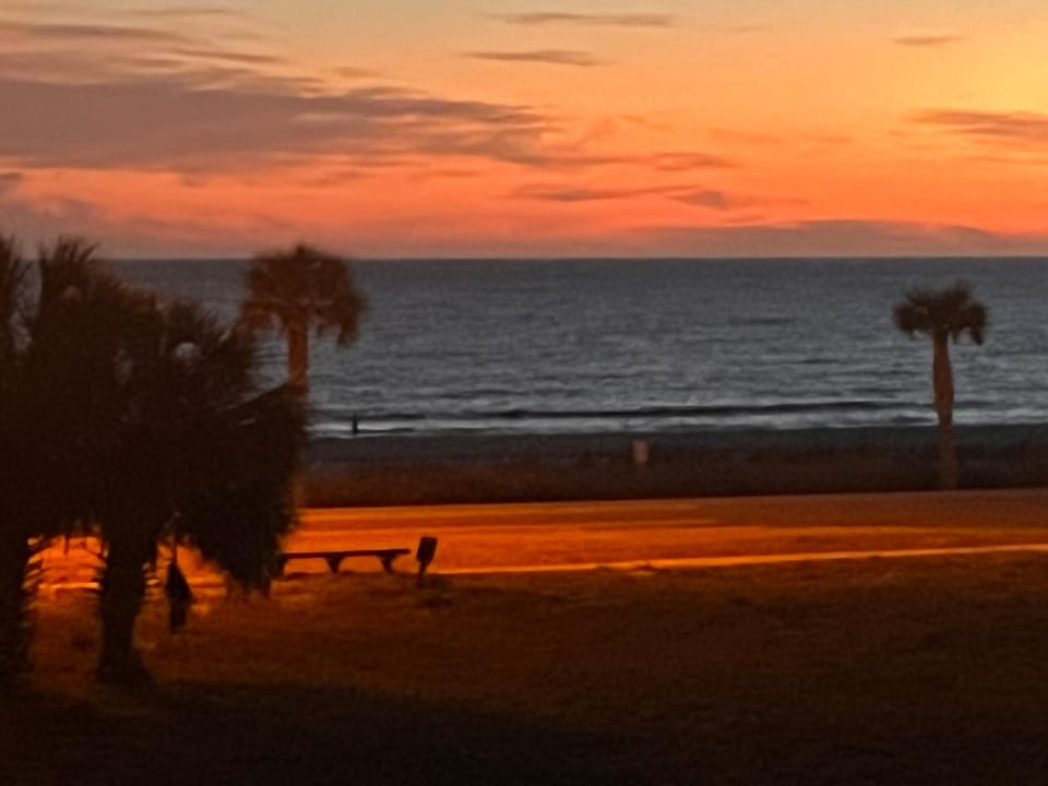 Nearby landmark, View (from property/room), Sea view, Sea view, Sunrise, Sunset