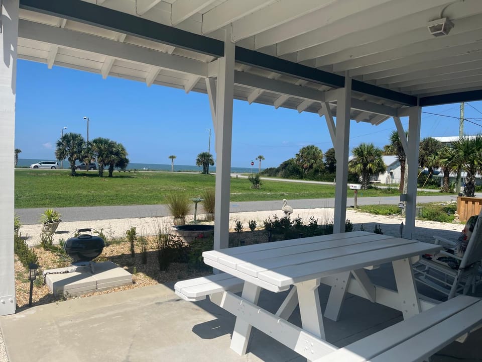 Patio, Natural landscape, BBQ facilities, View (from property/room), Balcony/Terrace, Seating area, Dining area, Beach, Sea view, Sea view