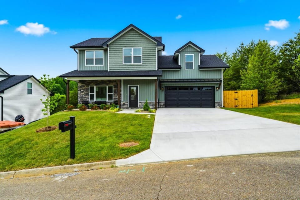 SoKno Retreat - Luxury, Peace, Game Room 15 min-Knox, 35-Sevier House in Knoxville