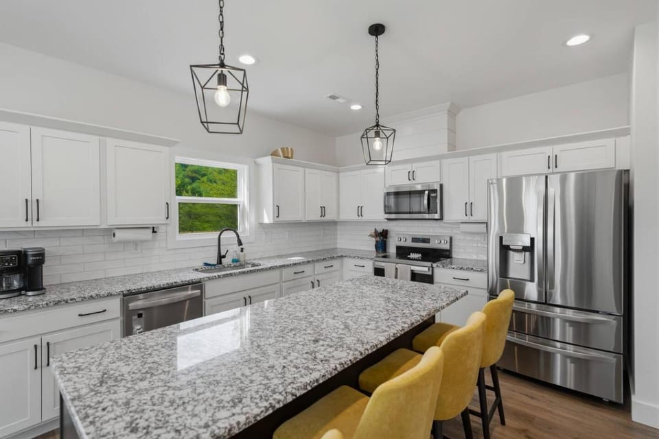 SoKno Retreat - Luxury, Peace, Game Room 15 min-Knox, 35-Sevier House in Knoxville