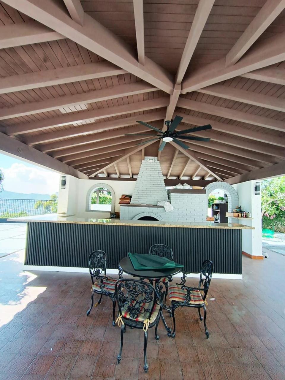 Patio, Day, BBQ facilities, Balcony/Terrace, Seating area, Dining area