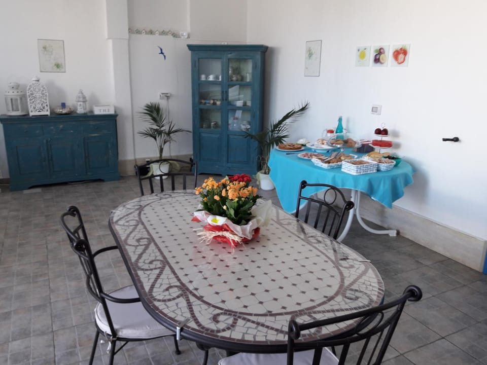 Restaurant/places to eat, Lobby or reception