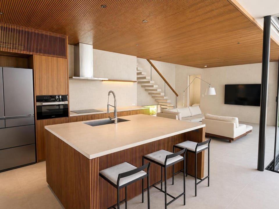 TV and multimedia, Kitchen or kitchenette, dishwasher, stove
