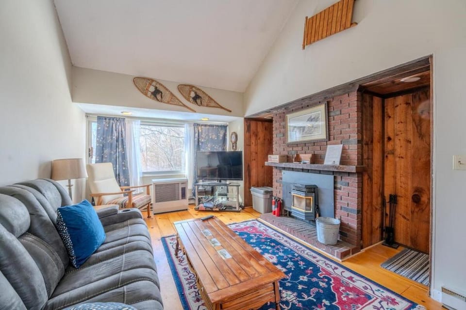 White Mountains Retreat at Waterville Estates House in Campton
