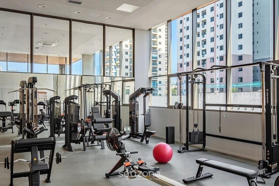 Fitness centre/facilities, City view