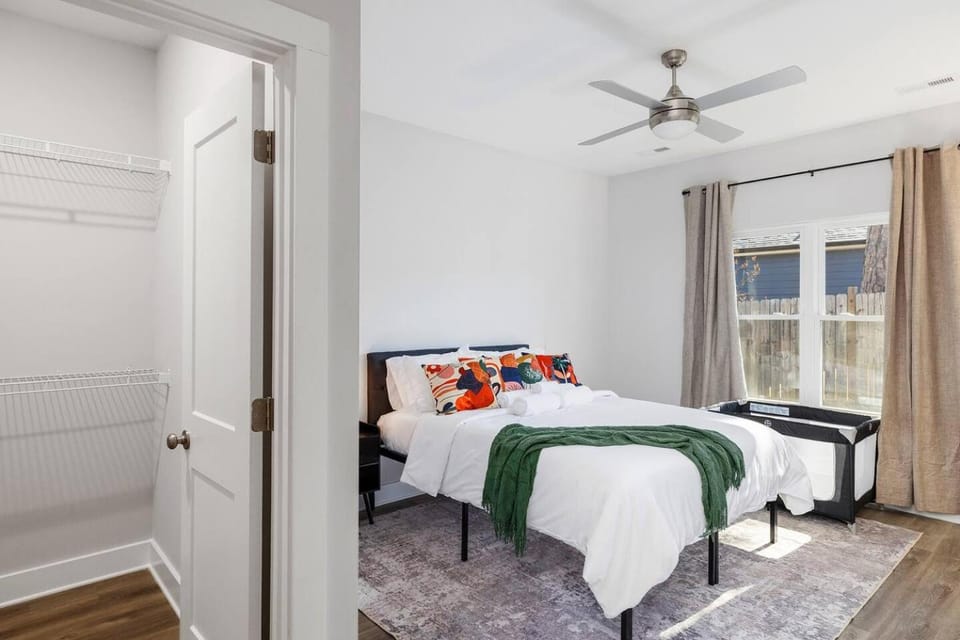The Birch ~ Modern 3BR, Walk to DT Kannapolis House in Kannapolis