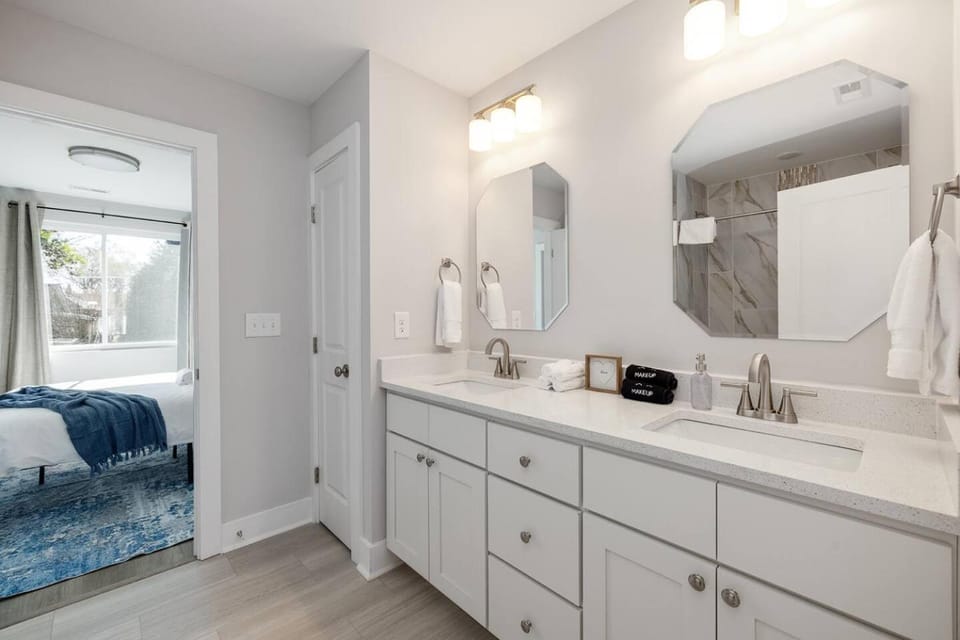 The Birch ~ Modern 3BR, Walk to DT Kannapolis House in Kannapolis