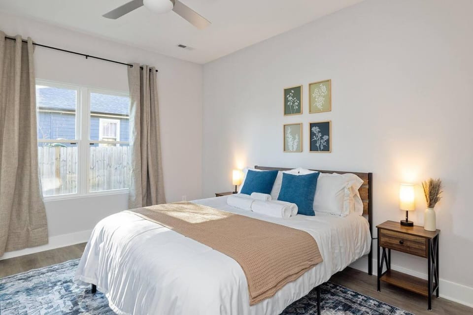 The Briar ~ Sleek 3BR Near DT w/Outdoor Area House in Kannapolis