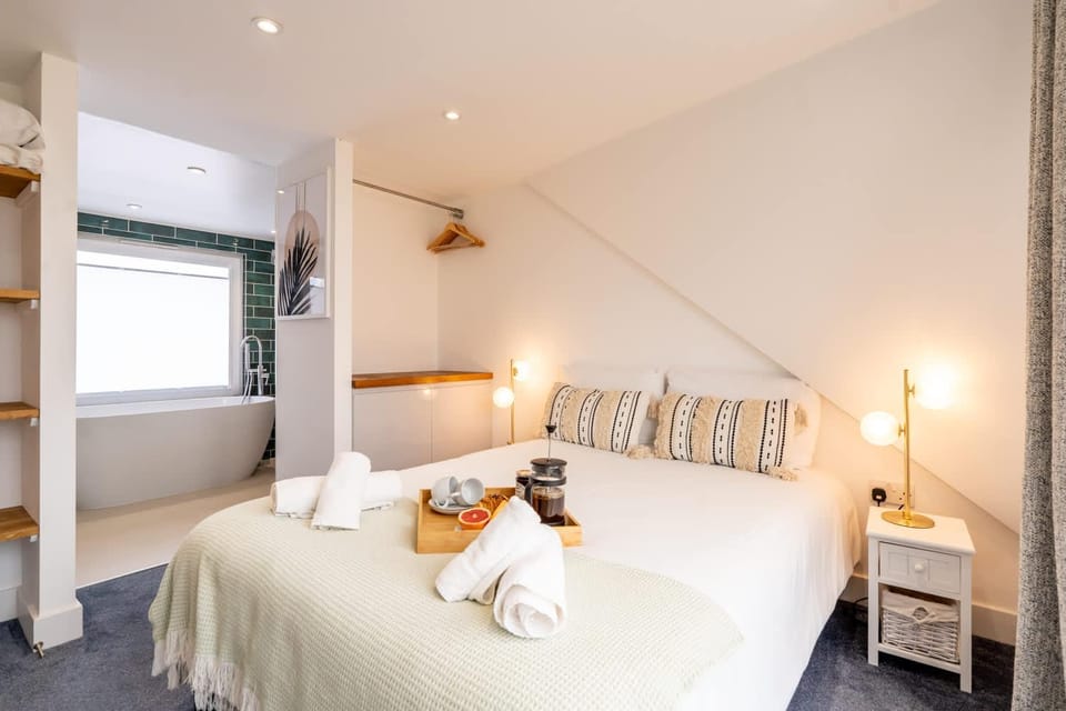 Magnificent Beach House - Seaview - Upside-down House in Caister-on-Sea