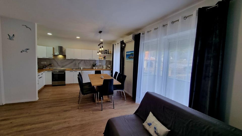 Apartments Josip 2830 Apartment in Supetarska Draga