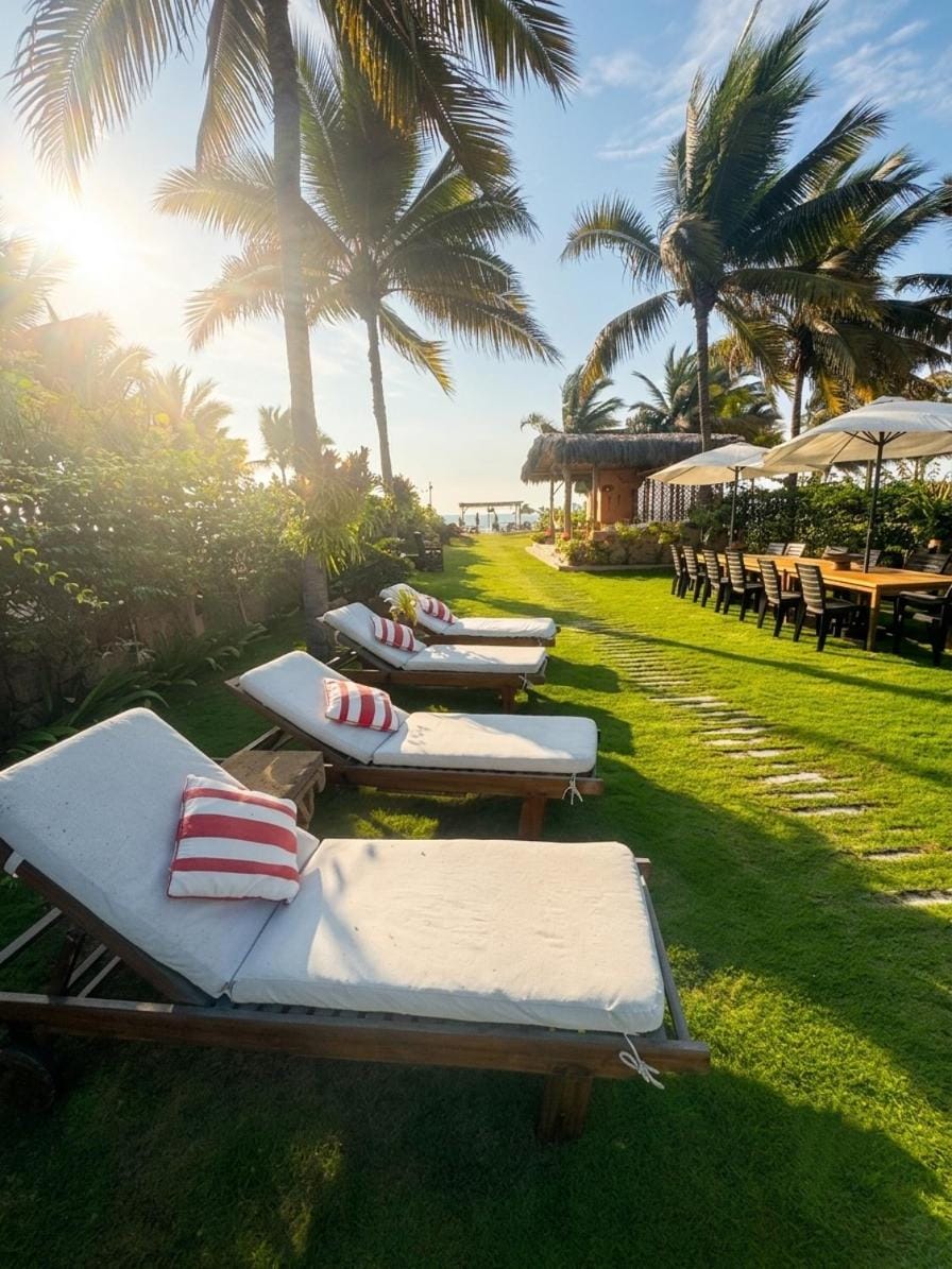 Exceptional Beachfront Villa with Private Pool Villa in Santa Elena Province