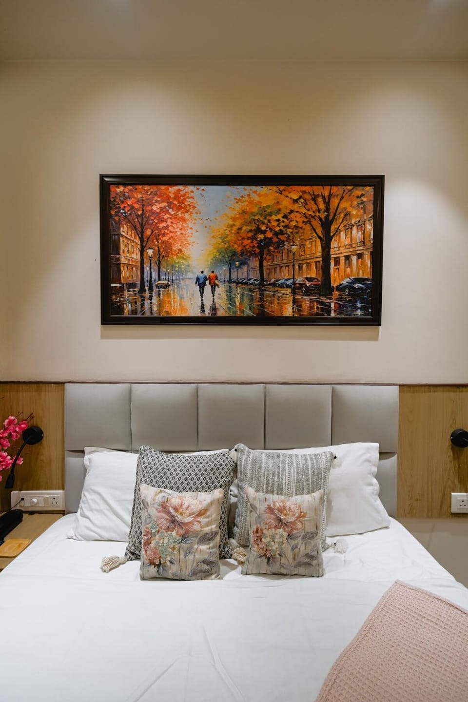 The Floral Elegance - The Hidden Nest Apartment in Gurugram
