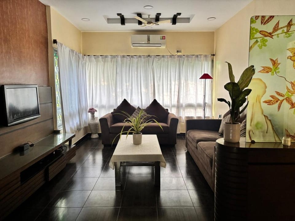 Glen Three Bedroom Apartment full flat Apartment in Kolkata