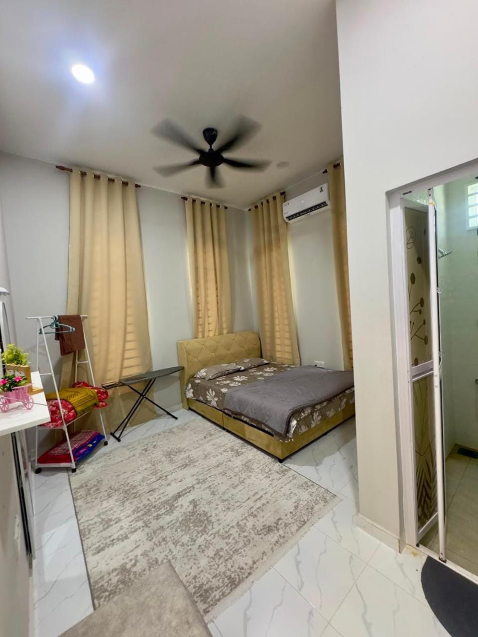 Bedroom, air conditioner