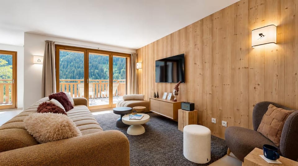 Communal lounge/ TV room, TV and multimedia, Living room, Seating area