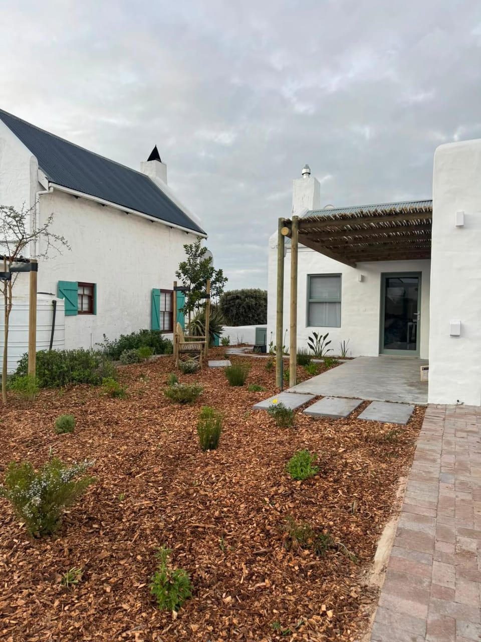 Property building, Spring, Day, Garden, Garden view