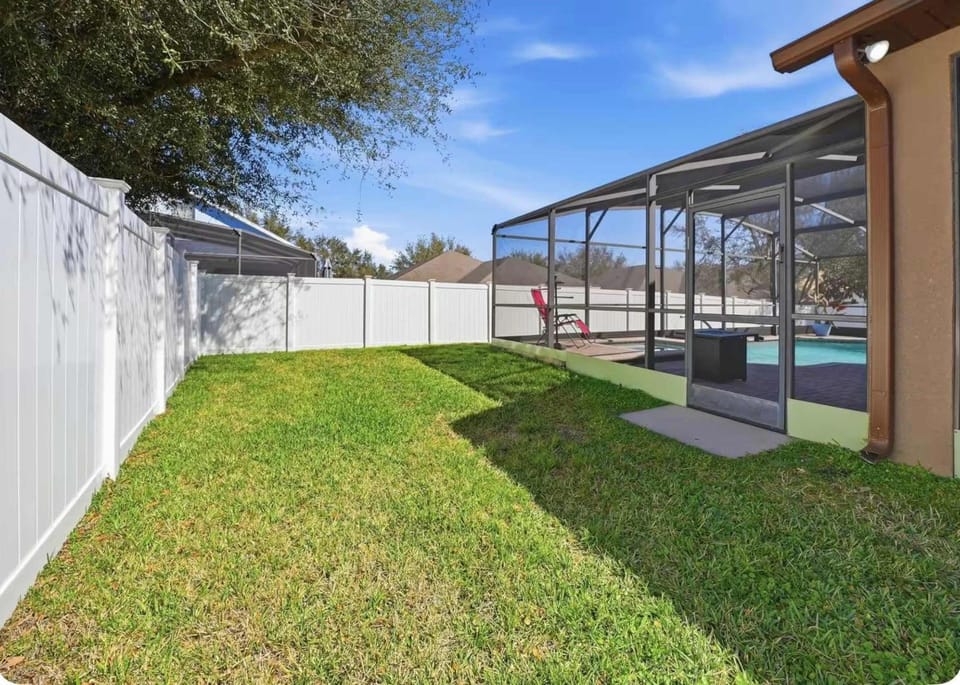 Bridgeford Splash Retreat House in Haines City