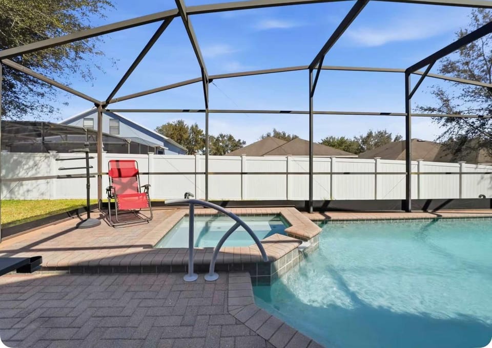 Bridgeford Splash Retreat House in Haines City