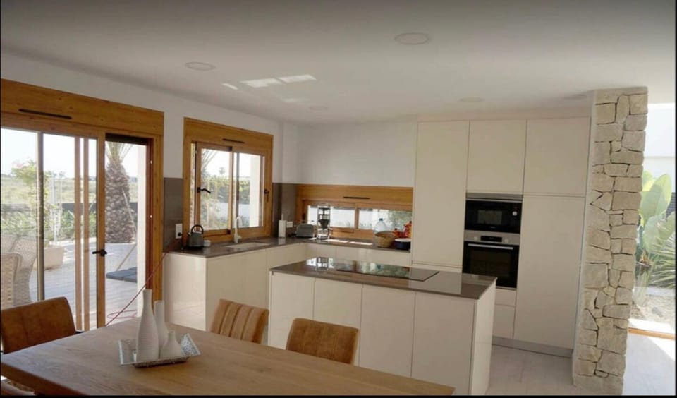 Property building, Kitchen or kitchenette, Living room