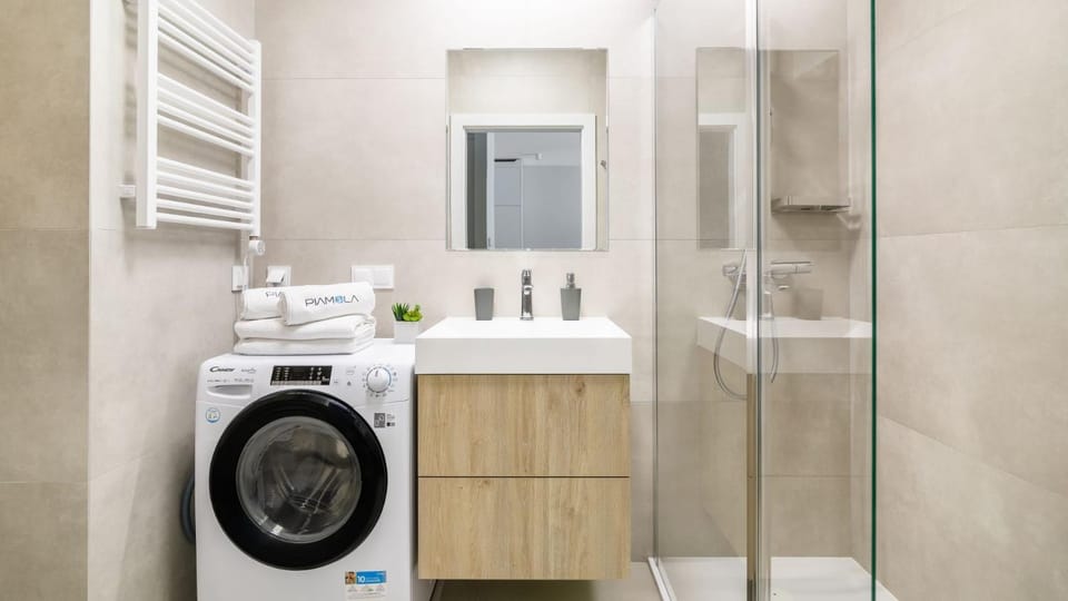 Shower, Bathroom, towels, washing machine, dryer
