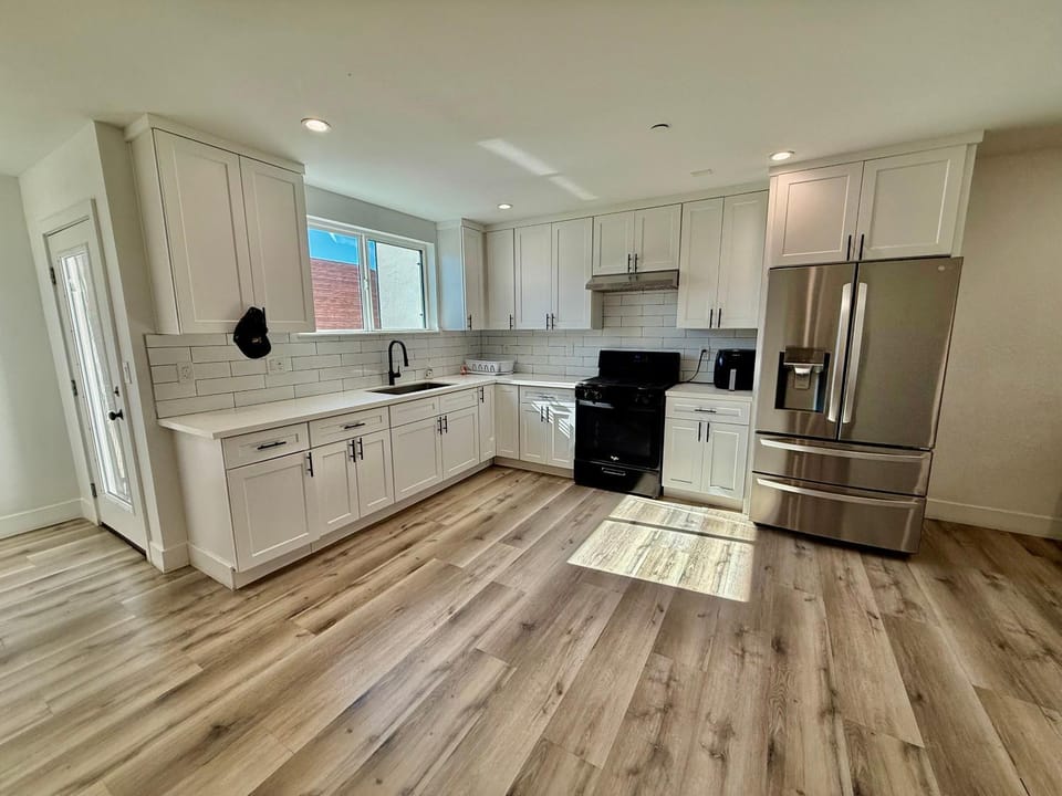 Kitchen or kitchenette, Kitchen or kitchenette