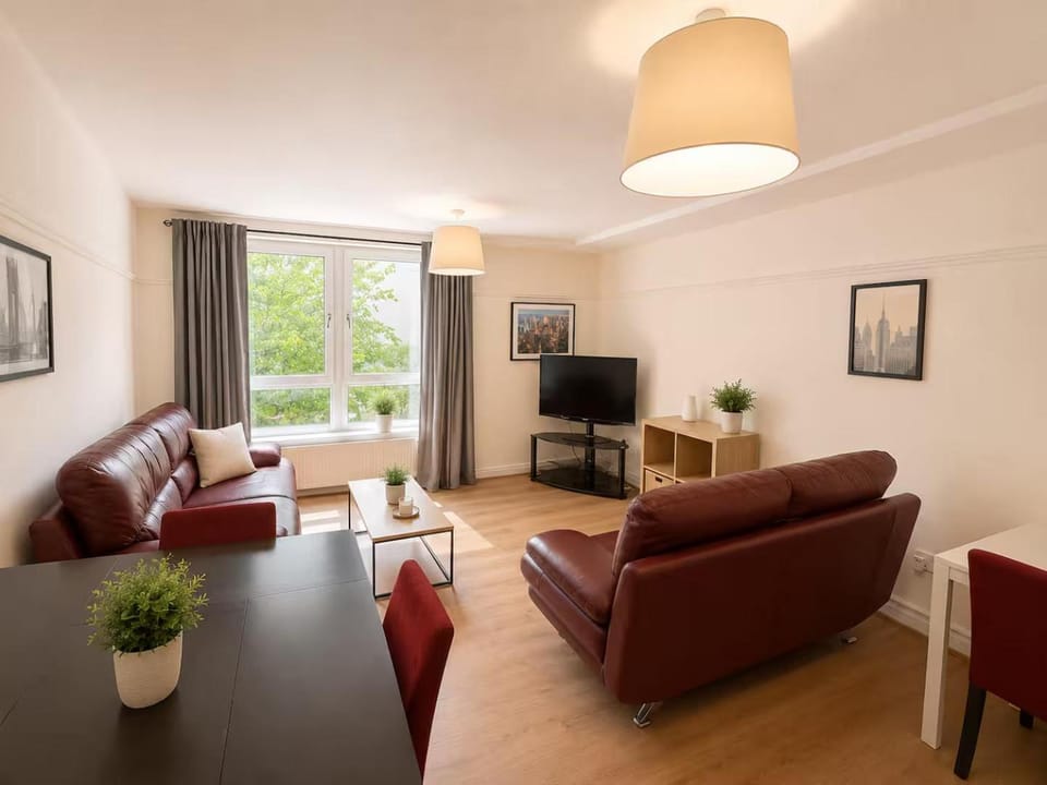 3BR, Free Parking, Near City Centre & Motorways Apartment in Glasgow