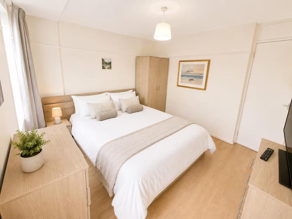 3BR, Free Parking, Near City Centre & Motorways Apartment in Glasgow