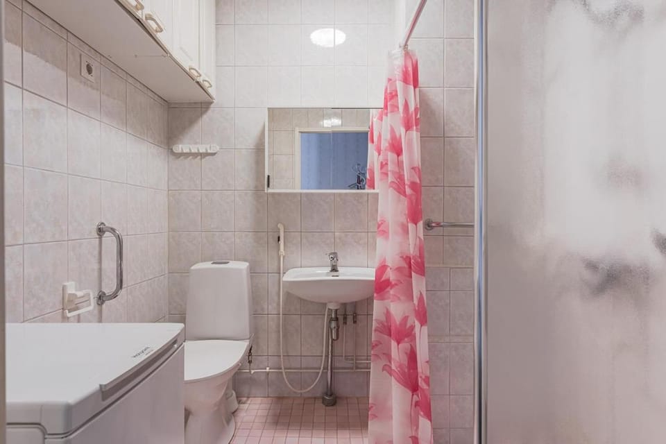 Free Parking & Private Balcony Apartment in Finland