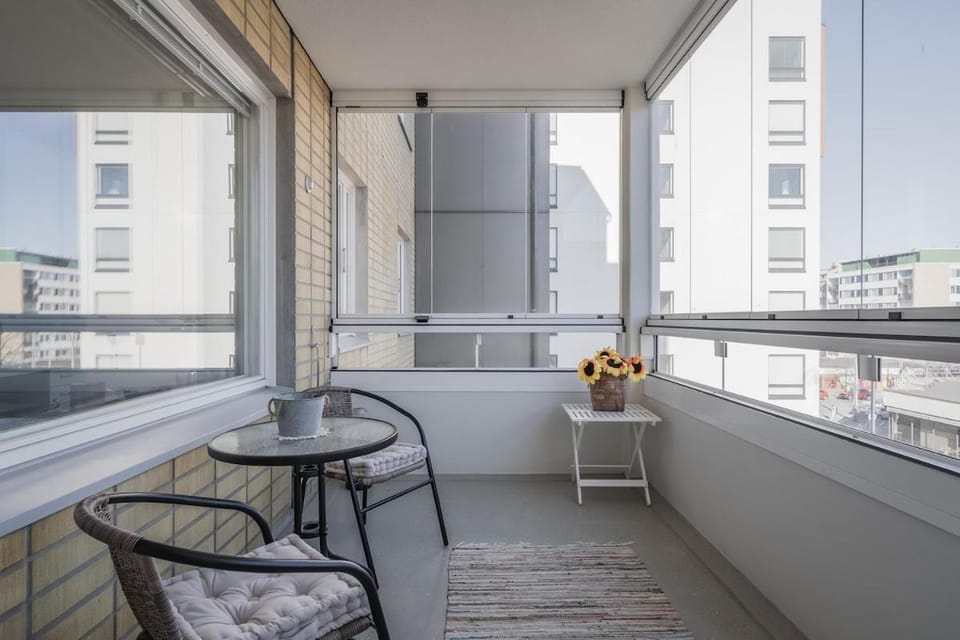 Free Parking & Private Balcony Apartment in Finland