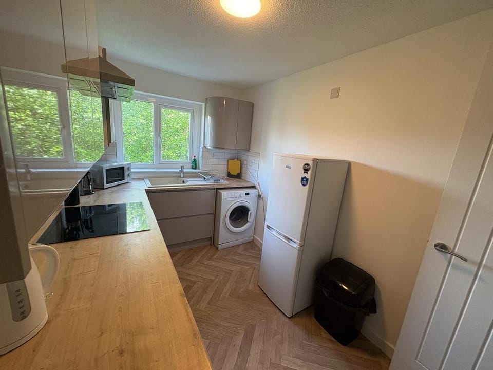 2BR, Free Parking, City Centre Apartment in Glasgow