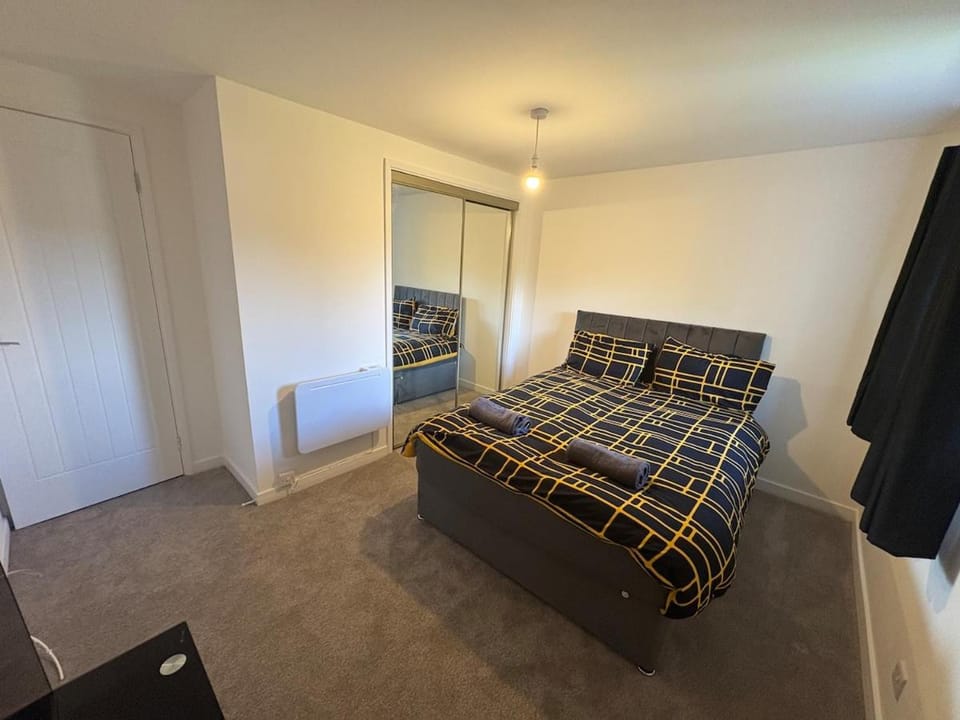 2BR, Free Parking, City Centre Apartment in Glasgow