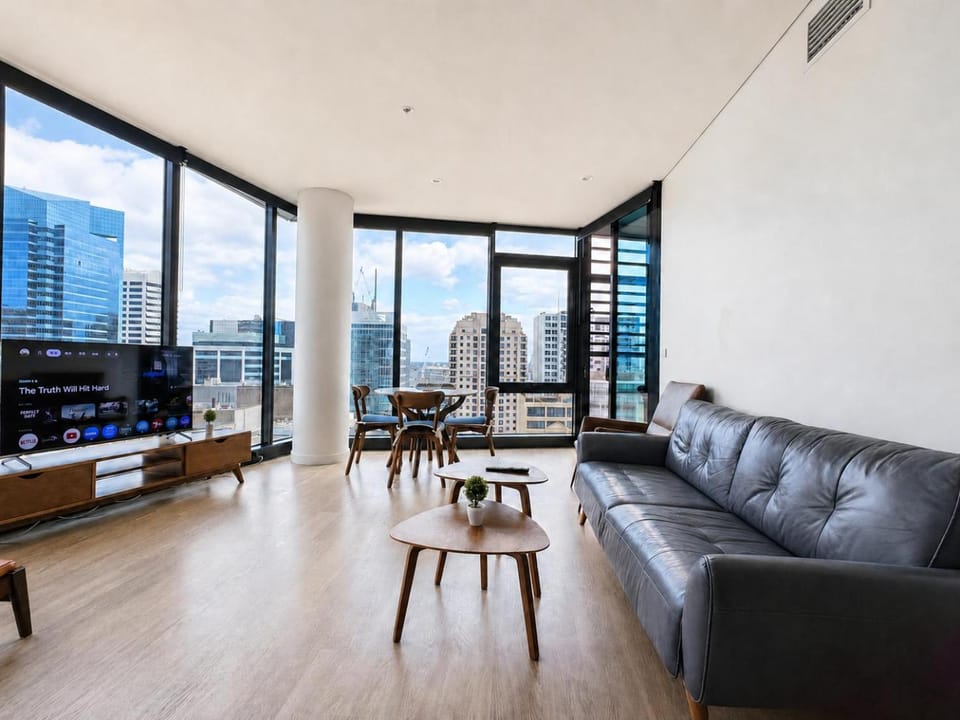 Communal lounge/ TV room, TV and multimedia, Living room, Evening entertainment